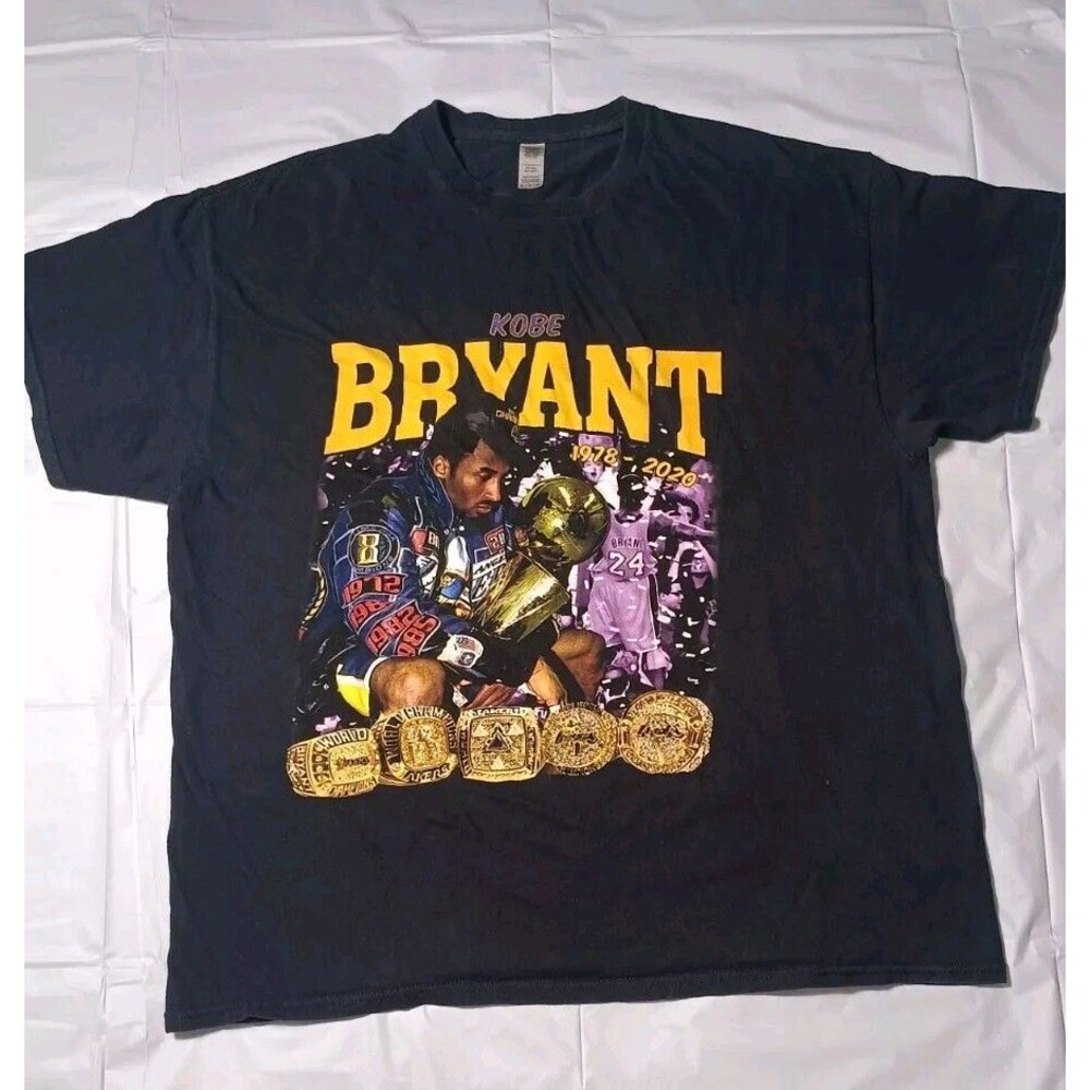 Kobe Bryant 5 Rings Tribute  T-ShirtMen’s Size XL